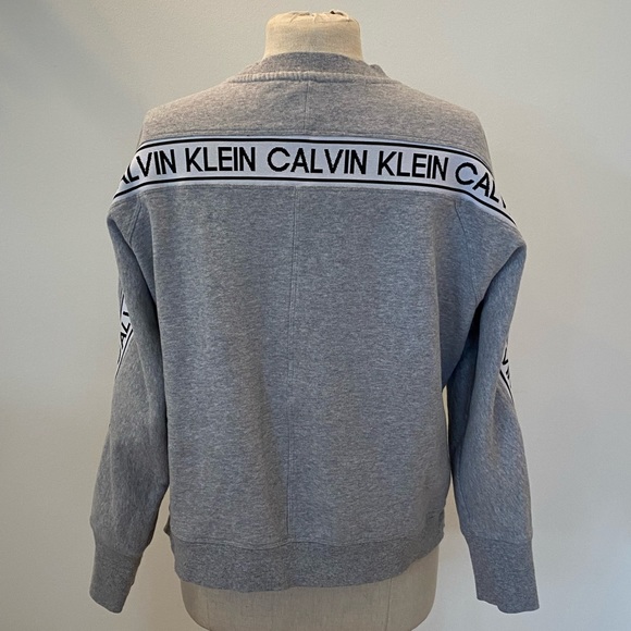 Calvin Klein Womens Grey Crew Neck Sweatshirt with White Knit Logo / Size M. - Picture 6 of 12